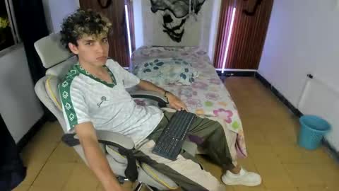 Snapshot of hot_bunny713 chatting on 10.28.25 hot bunny online show from 10.28.25