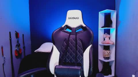 hot chocolate 4u online show from 11.04.25