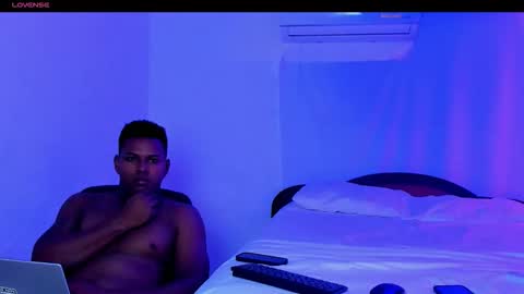 Hot Couple online show from 10.16.25