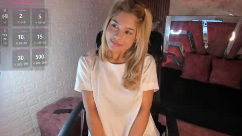 Snapshot of hot_cupid01 chatting on 05.28.26 Valery online show from 05.28.26