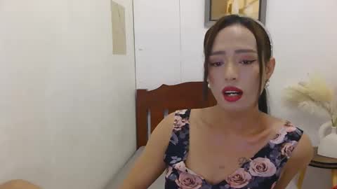 Snapshot of hot_daniela090393 chatting on 10.28.25 DANIELA online show from 10.28.25