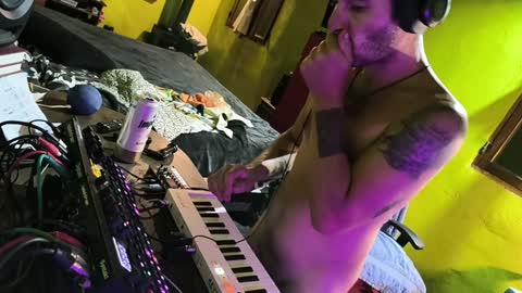 Snapshot of hot_fellow chatting on 12.29.24 Hot Fellow online show from 12.29.24