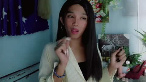 Snapshot of hot_khianna chatting on 04.12.26 Khianna online show from 04.12.26