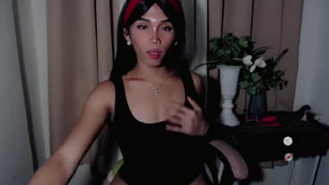 Snapshot of hot_khianna chatting on 05.31.26 Khianna online show from 05.31.26