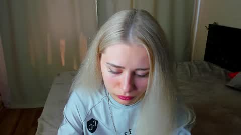 Snapshot of hot_kittie_hot chatting on 06.13.26 hot_kittie_hot online show from 06.13.26