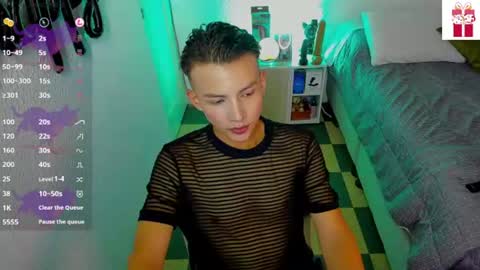 Snapshot of hot_latin_temptation chatting on 07.13.26 Alejandro online show from 07.13.26