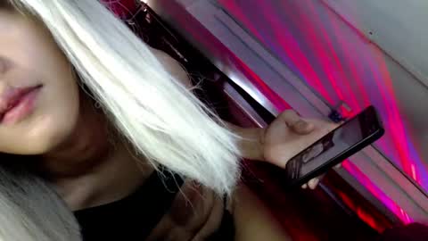 hot_moma69 online show from 04.14.26