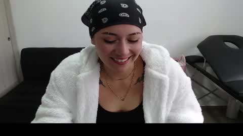 Mia online show from 03.05.25