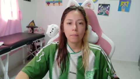 Mia online show from 12.15.25