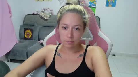 Mia online show from 04.06.26