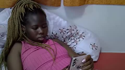 Snapshot of hot_petra2 chatting on 04.25.26 Daddys doll online show from 04.25.26