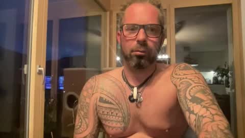 letmedoo2 online show from 09.10.25