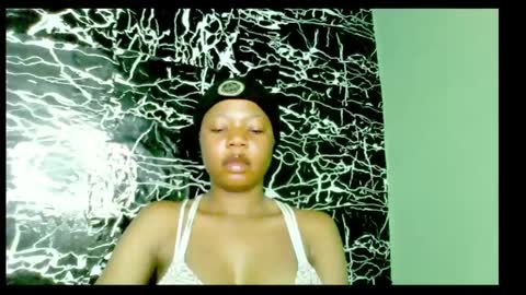 Snapshot of hot_stellaa chatting on 12.22.24 Stella online show from 12.22.24