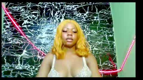 Snapshot of hot_stellaa chatting on 02.06.25 Stella online show from 02.06.25