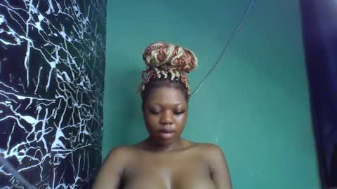 Snapshot of hot_stellaa chatting on 02.10.25 Stella online show from 02.10.25