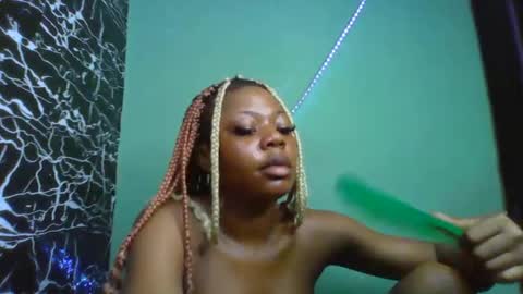 Snapshot of hot_stellaa chatting on 02.14.25 Stella online show from 02.14.25