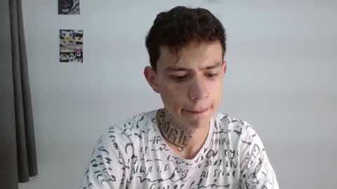 Snapshot of hot_teo_ chatting on 12.01.25 Mateo online show from 12.01.25