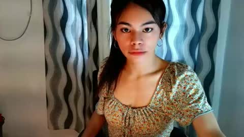 Snapshot of hot_yanna143 chatting on 04.17.26 Yanna online show from 04.17.26