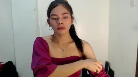 Snapshot of hot_yanna143 chatting on 04.29.26 Yanna online show from 04.29.26