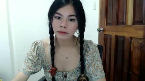 Snapshot of hot_yanna143 chatting on 05.04.26 Yanna online show from 05.04.26