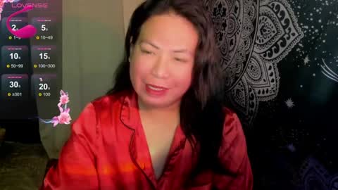 Snapshot of hotasian_mama chatting on 07.23.26 Grace online show from 07.23.26