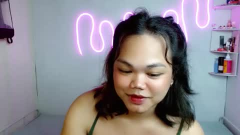 Snapshot of hotbabe_rica chatting on 12.15.25 Ricaa online show from 12.15.25