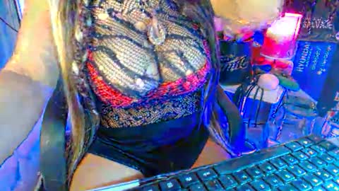 Snapshot of hotbritneyxx chatting on 02.05.25 hotbritneyxx online show from 02.05.25