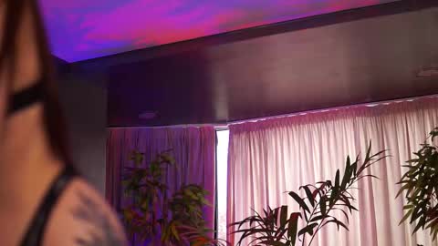 Anais online show from 11.28.25