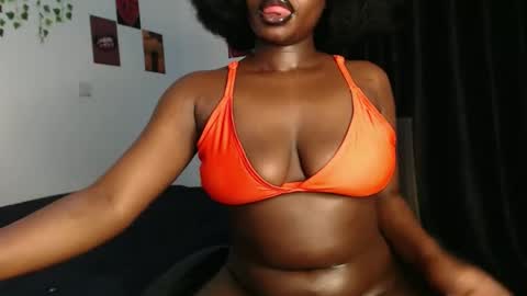 Snapshot of hotcurvykeisha chatting on 02.01.26 Hotcurvykeisha online show from 02.01.26