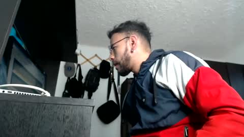 Snapshot of hotdereck33 chatting on 02.19.25 hotdereck33 online show from 02.19.25