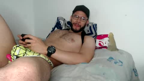 Snapshot of hotdereck33 chatting on 03.01.25 hotdereck33 online show from 03.01.25