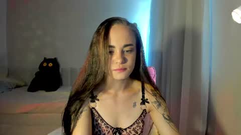 Snapshot of hotdevilsss chatting on 06.11.26 SWEET DEVILS PUSSY online show from 06.11.26