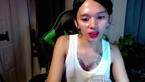 Snapshot of hotgirlronaxx chatting on 12.14.25 hotgirlronaxx online show from 12.14.25