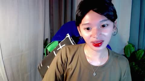 Snapshot of hotgirlronaxx chatting on 12.18.25 hotgirlronaxx online show from 12.18.25