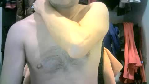 Snapshot of hotitan chatting on 04.19.26 hottitan twitter Marianoshcam online show from 04.19.26