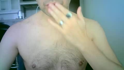 Snapshot of hotitan chatting on 04.26.26 hottitan twitter Marianoshcam online show from 04.26.26