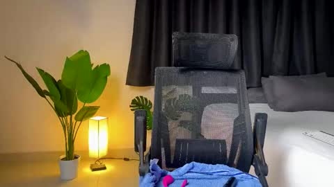 Kate  stream  1200 pm -800 pm UTC 7 online show from 09.11.25