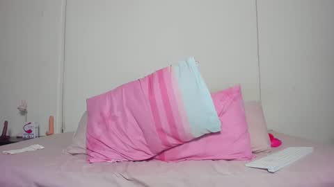 Snapshot of hotkrystel chatting on 12.12.24 Krystel online show from 12.12.24