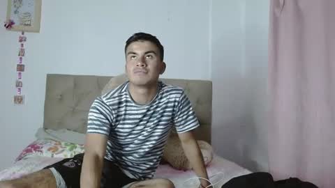 Snapshot of hotlatinduo74512 chatting on 06.19.26 SG LoveCam online show from 06.19.26
