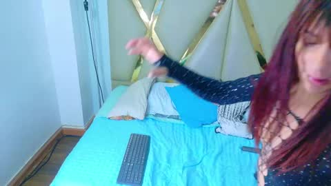 hotlittlechill online show from 10.21.25