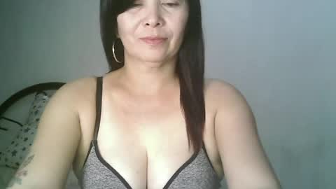 Snapshot of hotmamajen4u chatting on 06.18.26 hotmamajen4u online show from 06.18.26