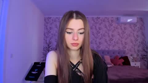 Snapshot of hotmolly_ chatting on 06.17.26 hotmolly_ online show from 06.17.26