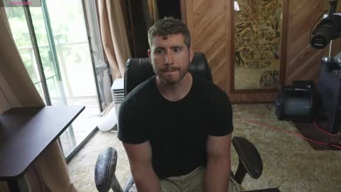 Snapshot of hotmuscles6t9 chatting on 04.25.26 hotmuscles6t9 online show from 04.25.26