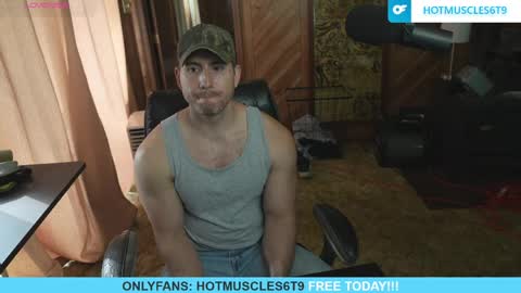 Snapshot of hotmuscles6t9 chatting on 04.27.26 hotmuscles6t9 online show from 04.27.26