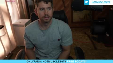 Snapshot of hotmuscles6t9 chatting on 05.08.26 hotmuscles6t9 online show from 05.08.26