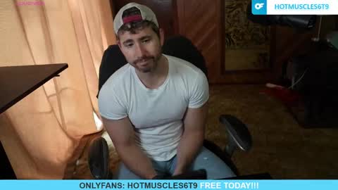 Snapshot of hotmuscles6t9 chatting on 05.27.26 hotmuscles6t9 online show from 05.27.26