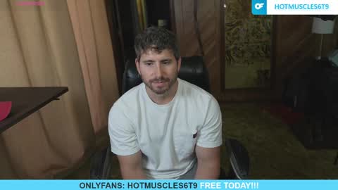 Snapshot of hotmuscles6t9 chatting on 06.01.26 hotmuscles6t9 online show from 06.01.26