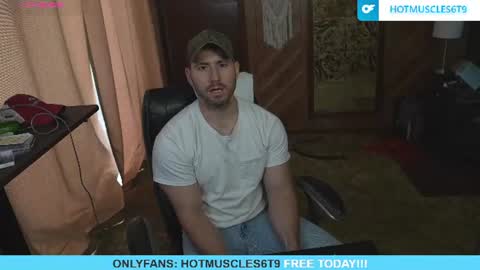 Snapshot of hotmuscles6t9 chatting on 06.11.26 hotmuscles6t9 online show from 06.11.26