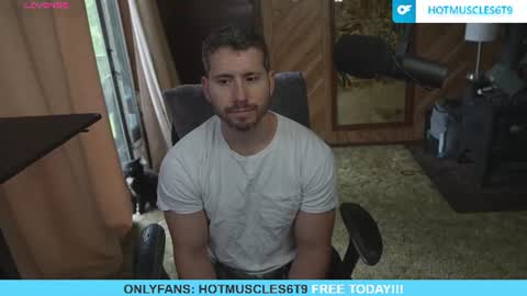 Snapshot of hotmuscles6t9 chatting on 06.22.26 hotmuscles6t9 online show from 06.22.26