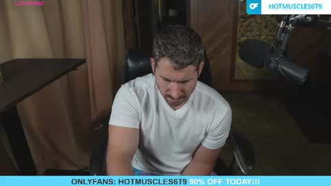 Snapshot of hotmuscles6t9 chatting on 07.04.26 hotmuscles6t9 online show from 07.04.26